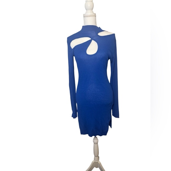 PrettyLittleThing Dresses & Skirts - PrettyLittleThing Blue and White Long Sleeve Dress